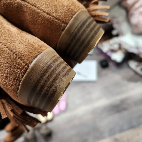 Sugar Tan Suede Booties with Fringe Size 8 - Picture 7 of 7